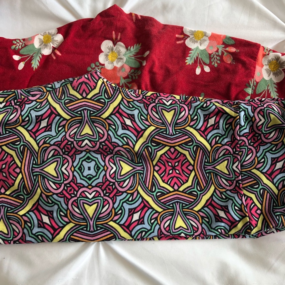 PAIR of Lularoe OS leggings